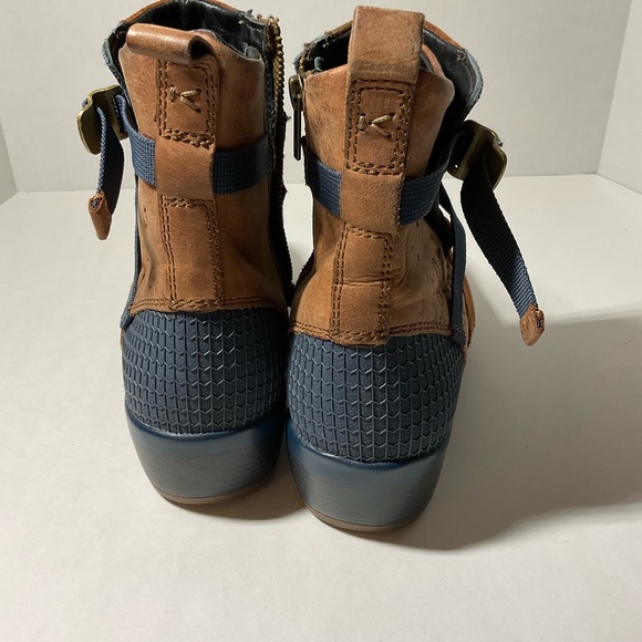 Keen Brown blue Morrison boots. Size 7 - Picture 5 of 14